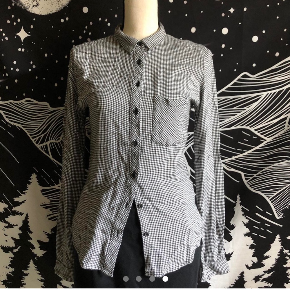 Gingham long sleeve button down shirt